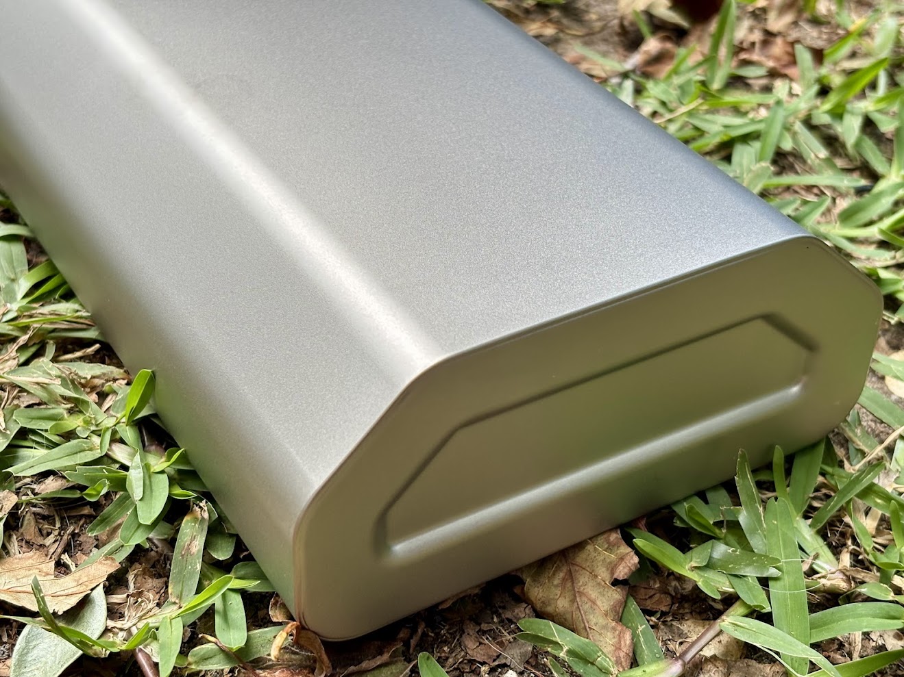 This titanium water bottle has a single-wall design giving it direct heating ability so you can place it directly on a camp stove to boil water