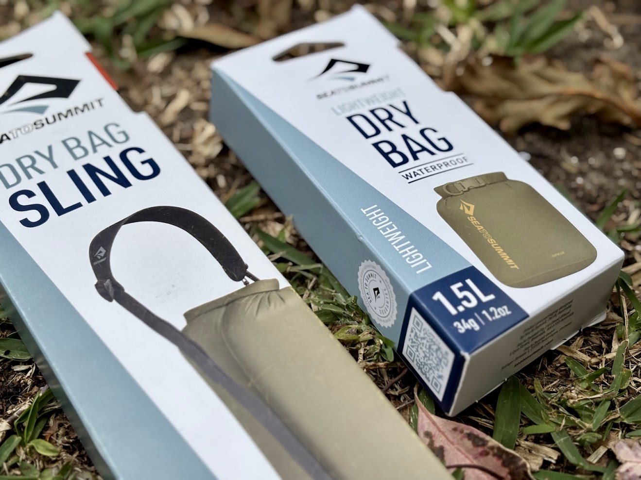 Unpacking the Sea to Summit lightweight dry bag and the compatible dry bag sling