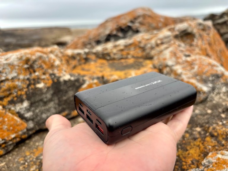 A lot of 20000mAh units feel like bricks, but this VRURC power bank​ is surprisingly modest in size and weight