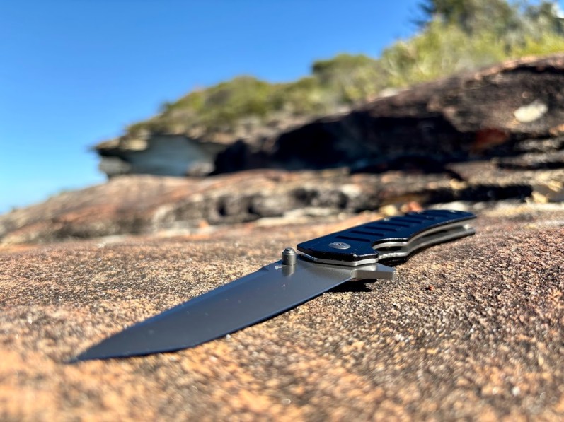 Opening the Tanto blade of this Flissa knife via the thumb slot is smooth and quick