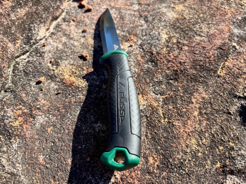 The Flissa Bushcraft Knife is a full-tang design, which means the steel runs continuously from the tip of the blade right through the handle