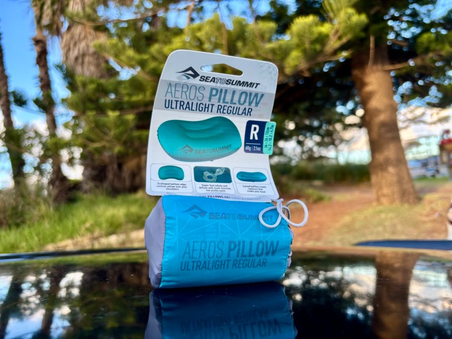 The Sea to Summit Aeros Ultralight Pillow (Regular) provides maximum comfort in a minuscule feather-light package
