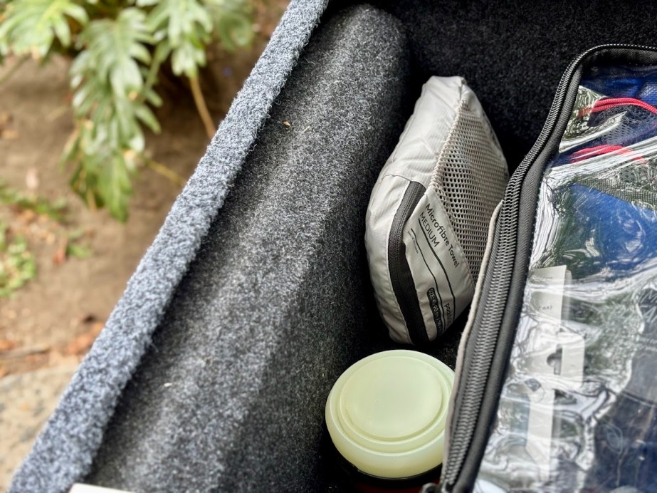 The tiny packed size (pack&GO solution) of the Kathmandu microfibre towel is phenomenal letting you easily pack it away in your 4WD storage