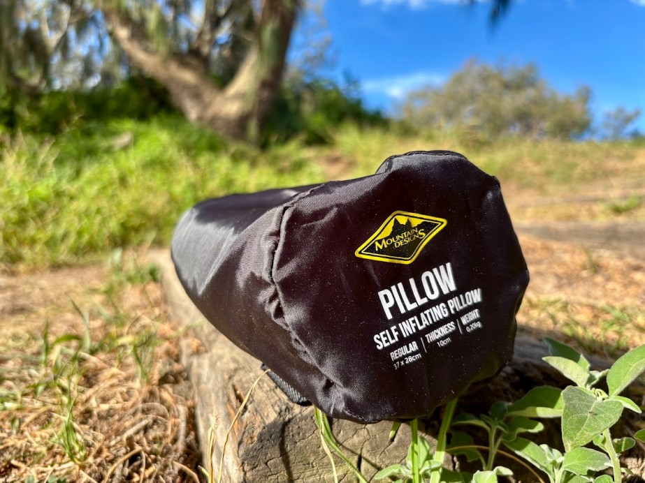 This Mountain Design pillow is compact when packed (26 x 9 x 9 cm) and comes with a good quality drawstring carry pouch
