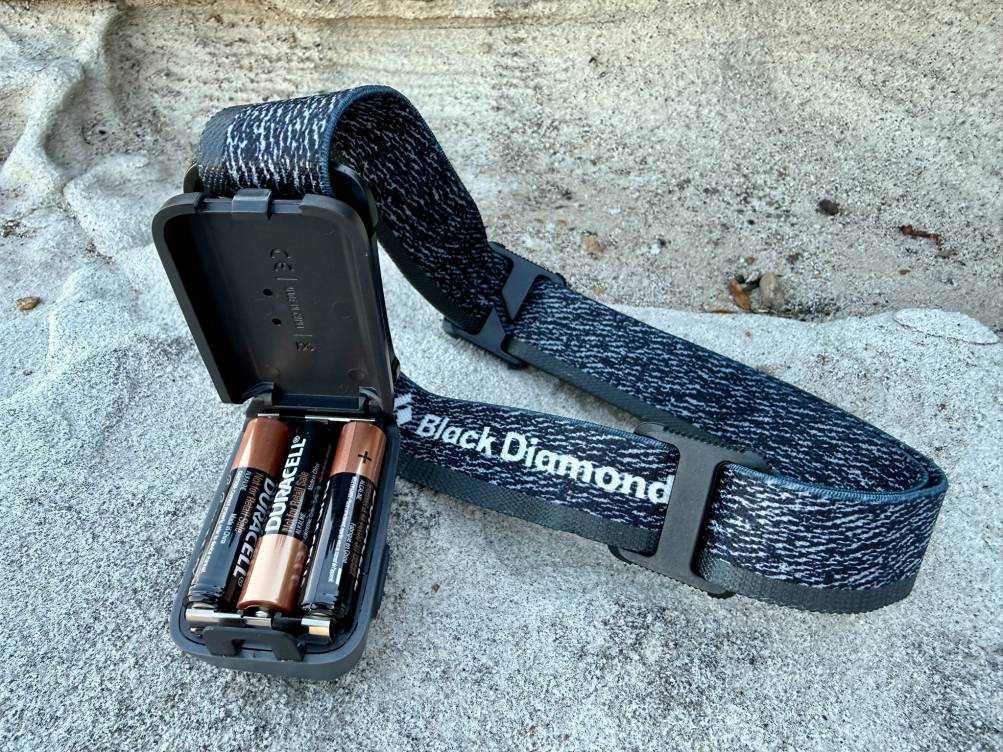 The Black Diamond Astro 300 is fitted with Dual-Fuel technology to run it on either AAA batteries or the optional BD 1500 rechargeable Li-ion battery