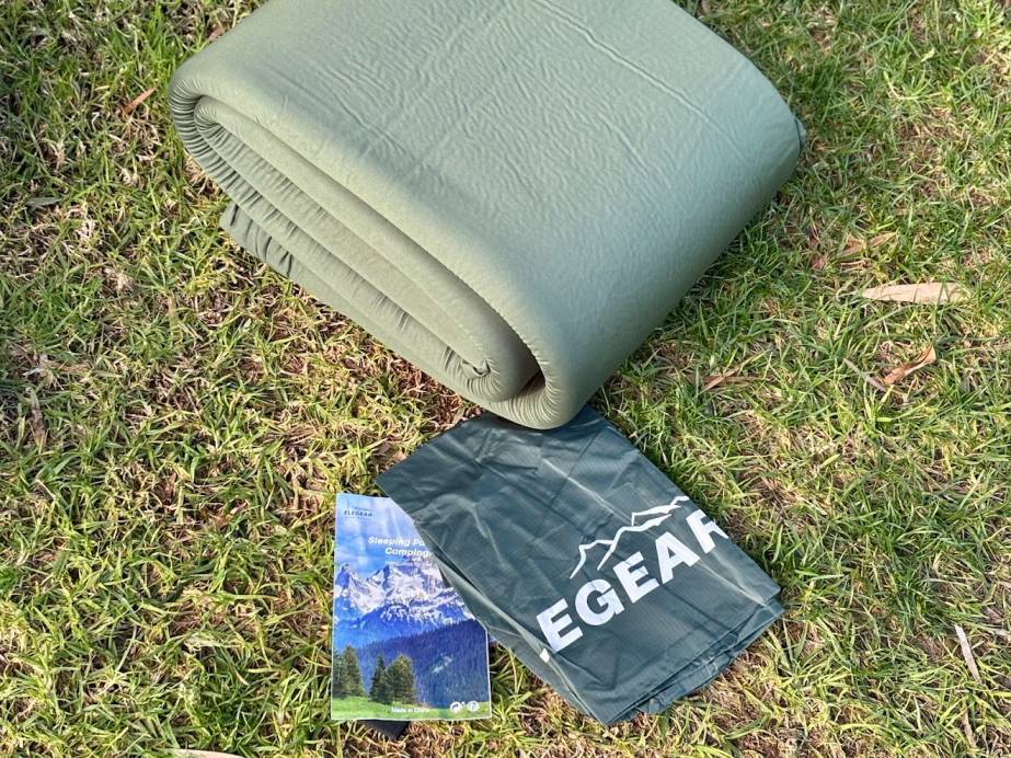 The Elegear sleeping pad is not Ultralight (3.7kg), but works great for car camping, a RTT setup or even for hosting guests at home