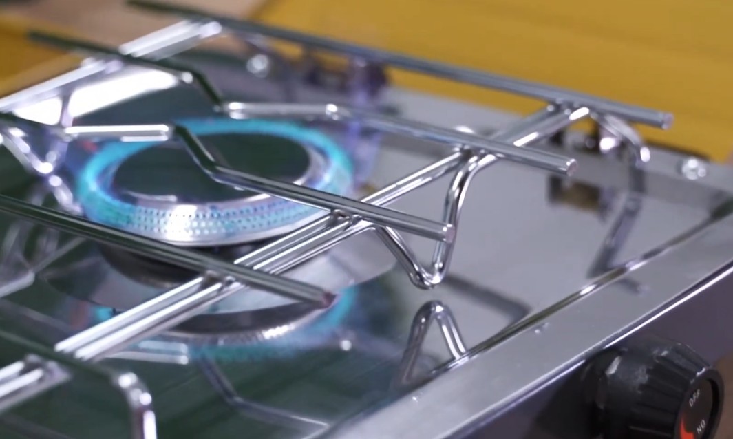 The Gasmate 2 burner stove boils water and heats food rapidly with 10,000 BTU of heat output per burner (20,000 total)