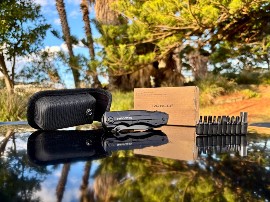 The Raxco knife multi tool arrives looking very serious thanks to its durable black oxide coating