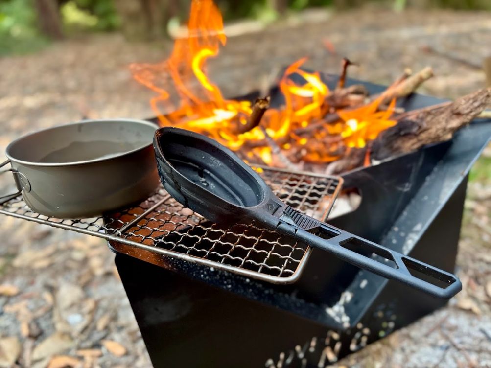 The Sea to Summit Folding Spoon comes with a long ergonomic handle that is comfortable to grip when folded open
