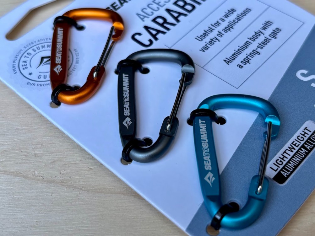 The Sea to Summit carabiners come nicely packed and only weigh 3 gram each