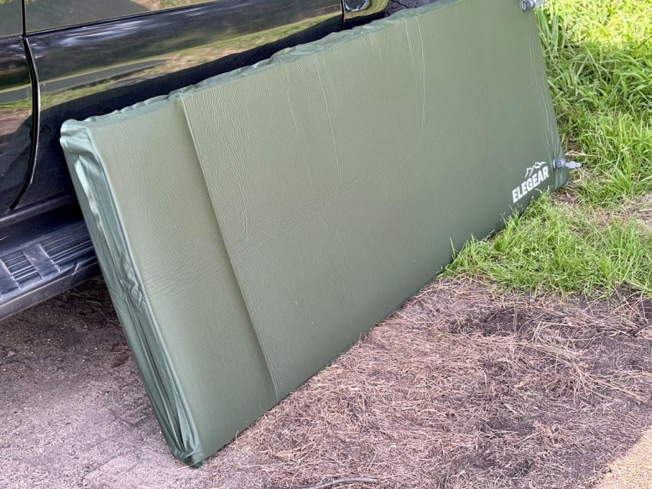 The exterior of the Elegear sleeping pad is made from 50D stretch knit fabric which is very breathable, tear-proof and designed to be noiseless