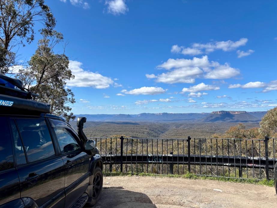 The short drive up to the parking area at Pearsons Lookout is sealed and the viewing platform is easily accessible just next to the parking area