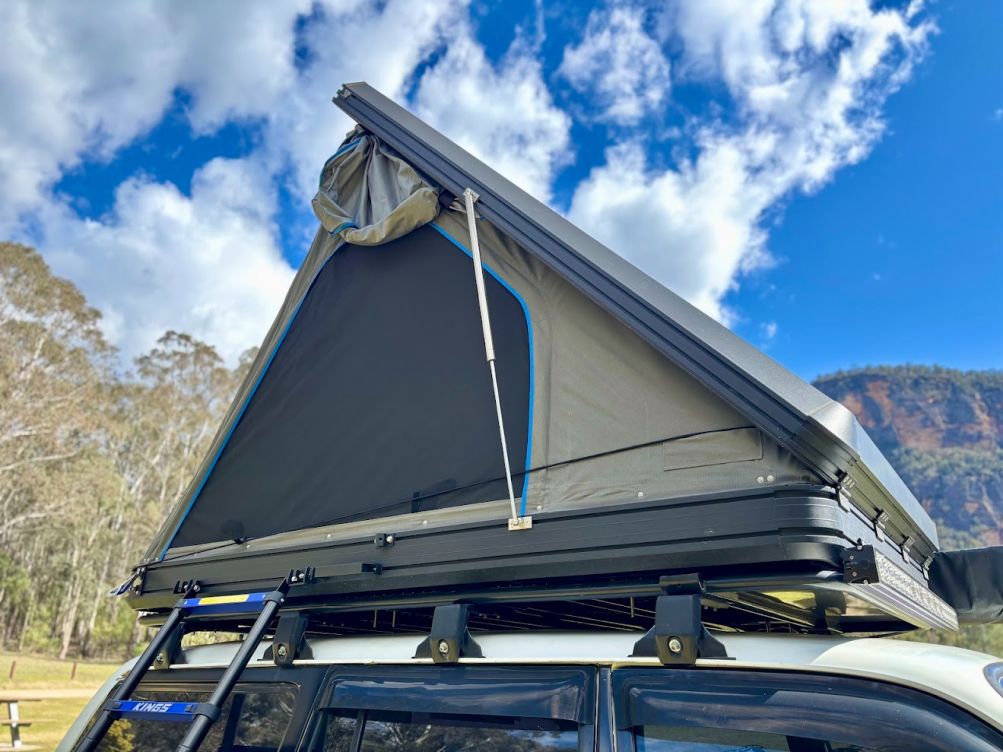 The tent fabric of the Kings Grand Tourer MK3 is a durable 320GSM canvas, which strikes a good balance between breathability and weather resistance