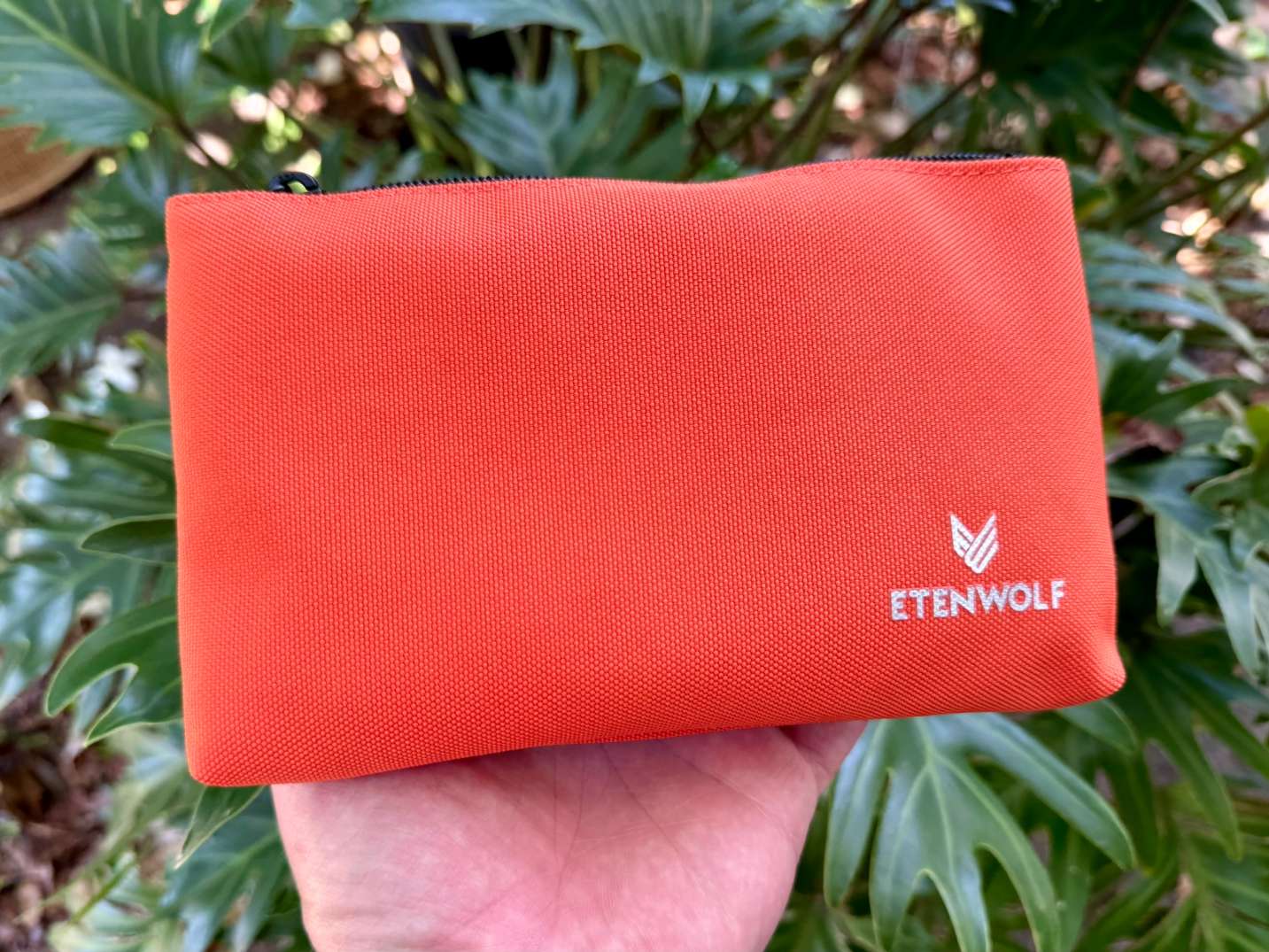 The Etenwolf tyre repair kit comes with a solid zipper bag that keeps everything tightly in place